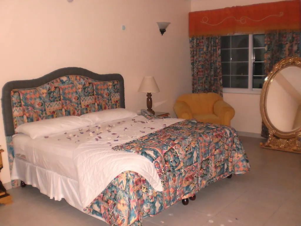 Holiday Haven Hotel Runaway Bay